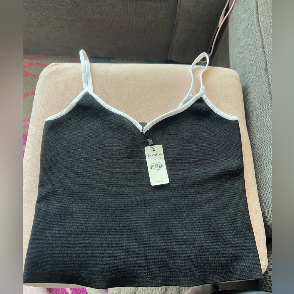 Express Body Contour Crop Top in Black